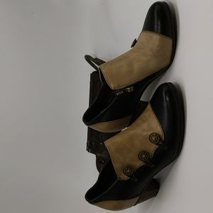 L'Artiste by Spring Step Greentea Bootie Low Heel Pump Brown Tan Heel Sz 39 US 8